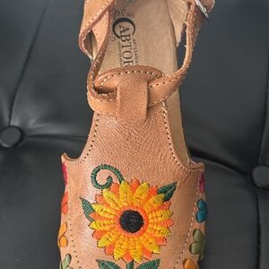 Artesian heel